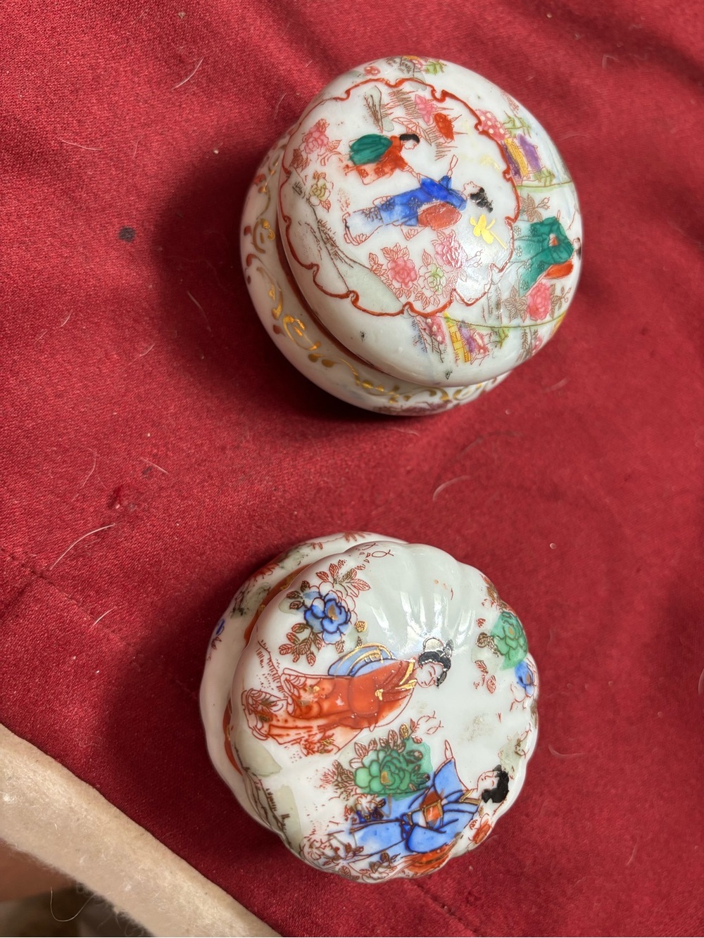 VTG 2 antique, hand-painted Japanese porcelain trinket boxes - Picture 4 of 5